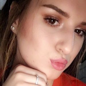 Meet your Posher, Destiny